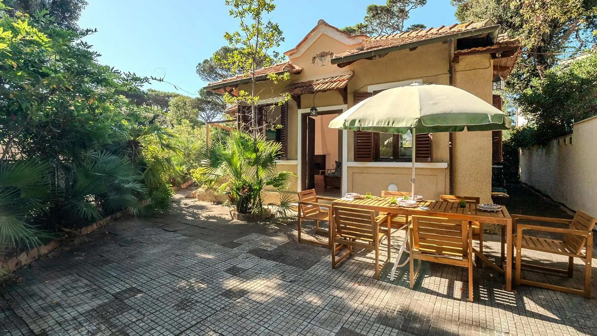 Exclusive Villa - Free Parking - In Centro - 400 Mq Garden Fregenae 0*,  Italy