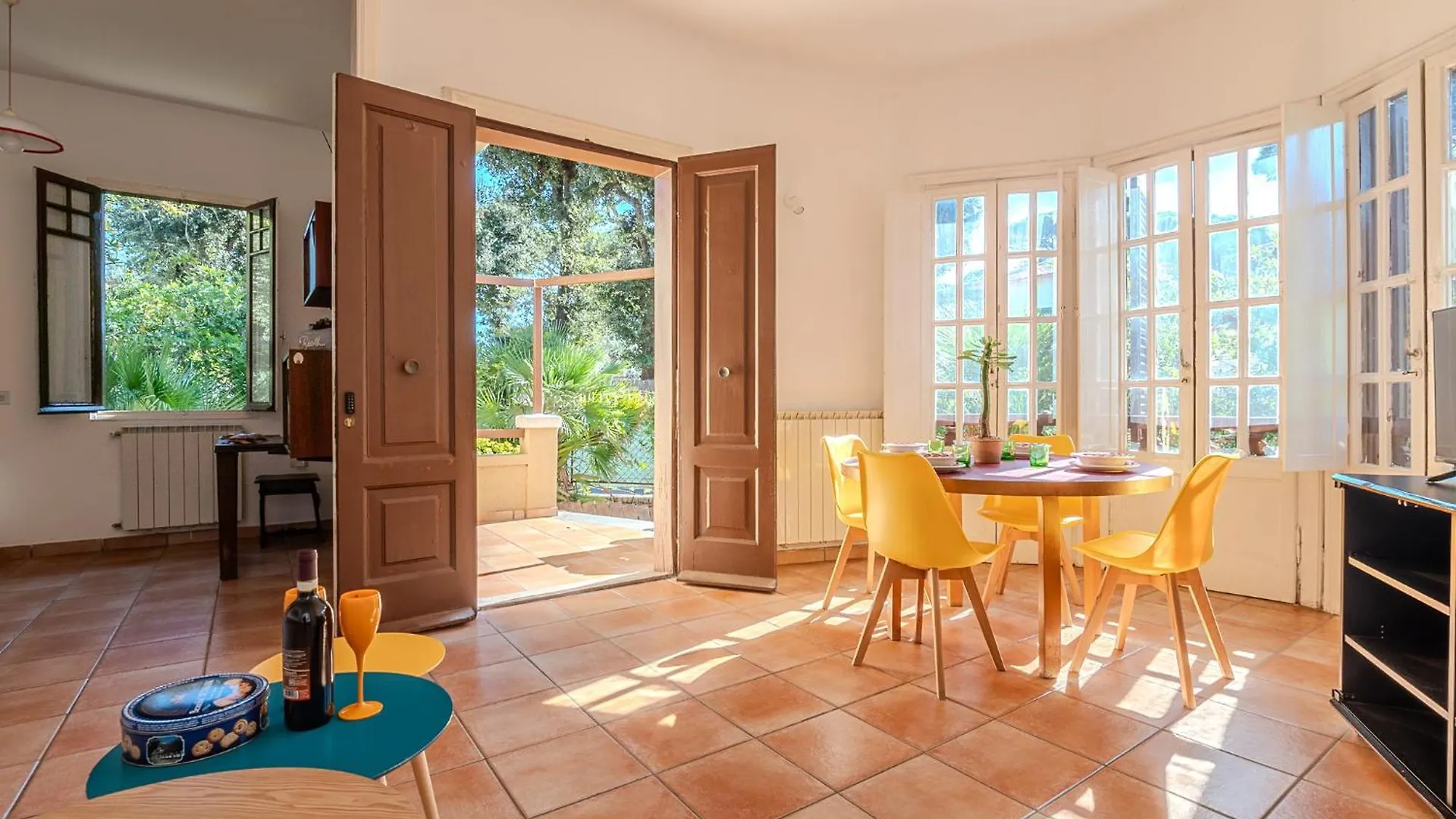 Exclusive Villa - Free Parking - In Centro - 400 Mq Garden Fregenae Apartment